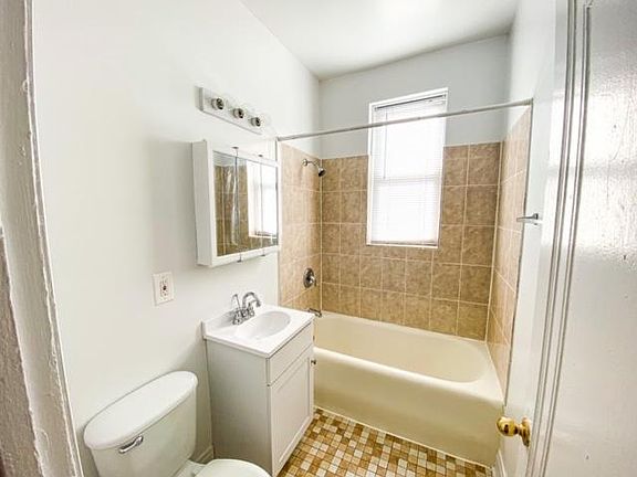3rd image of 4039 N Laporte Ave #4B