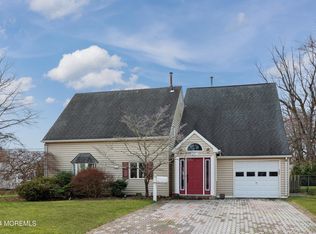 34 Lakeside Dr, Matawan, NJ 07747