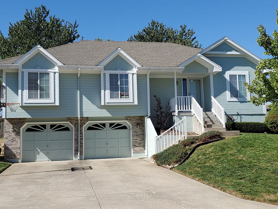 1st image of 1534 NE Stonewood Dr