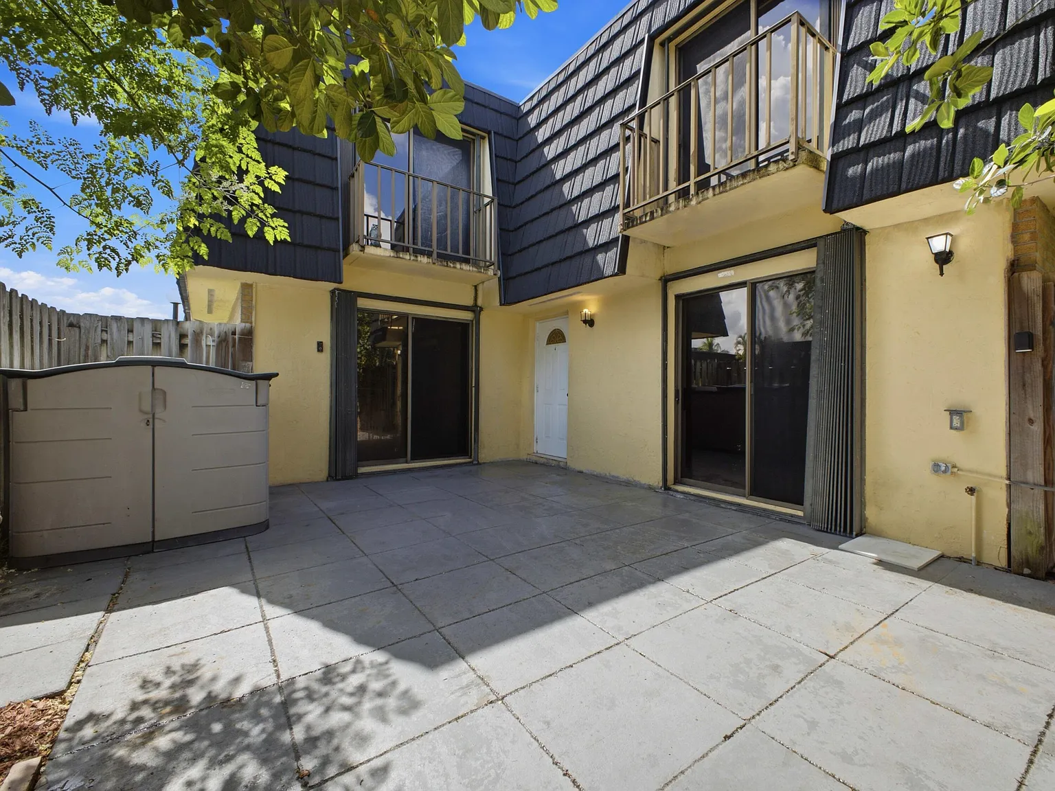 3 bed, 2.5 bath, 1722 sqft, $2,600 — Photo 4