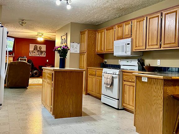 5th image of 7858 Powell Dr