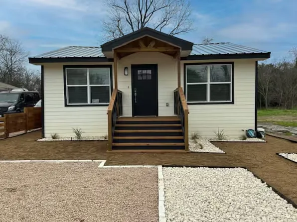 803 Martin Luther King Jr Dr, Bastrop, TX 78602