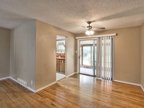 4th image of 1124 W 101st Pl