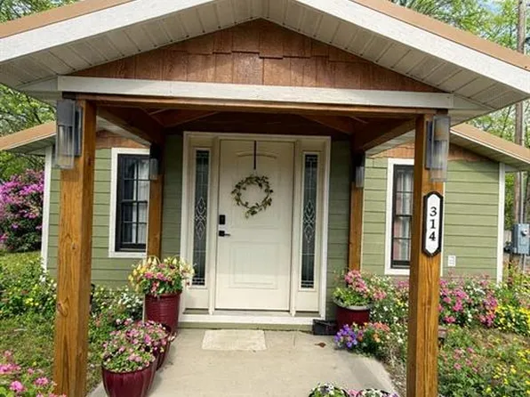 314 W 11th St #M, Mountain Grove, MO 65711