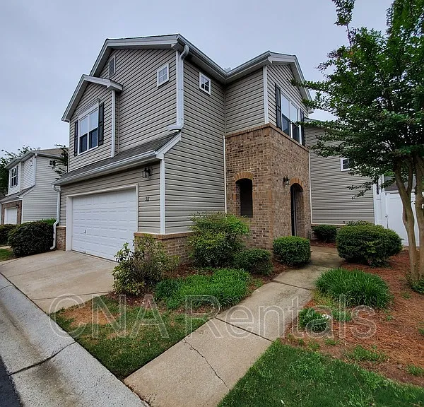 311 Hiawassee Dr — Photo 1