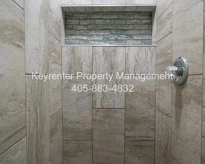 1301 Cedar Creek Dr — Photo 10
