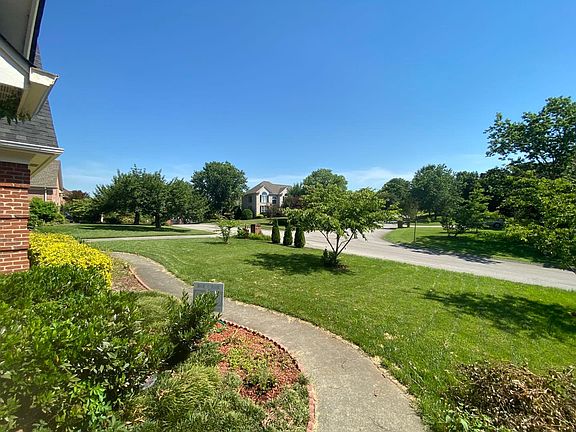 3rd image of 12160 Brookstone Dr