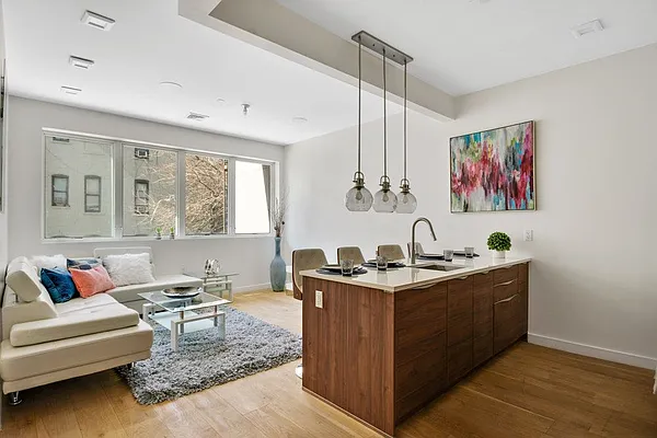 Sold by Bold New York | media 3
