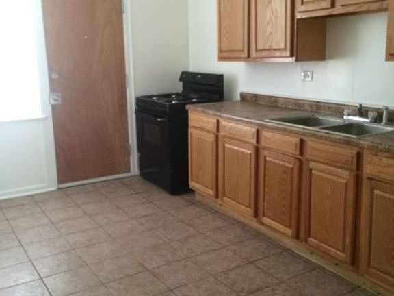 4th image of 7236 S Dorchester Ave