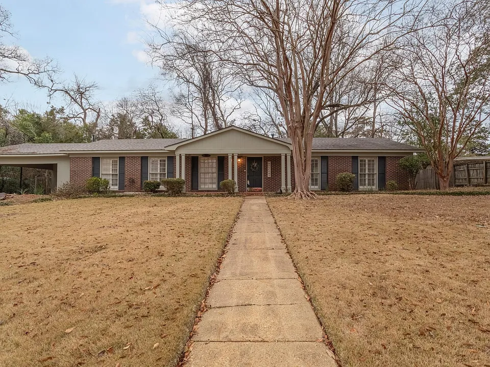 1453 Wedgewood Dr