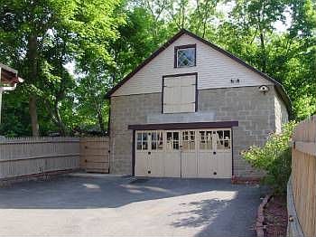 3rd image of 517 Pawling Ave