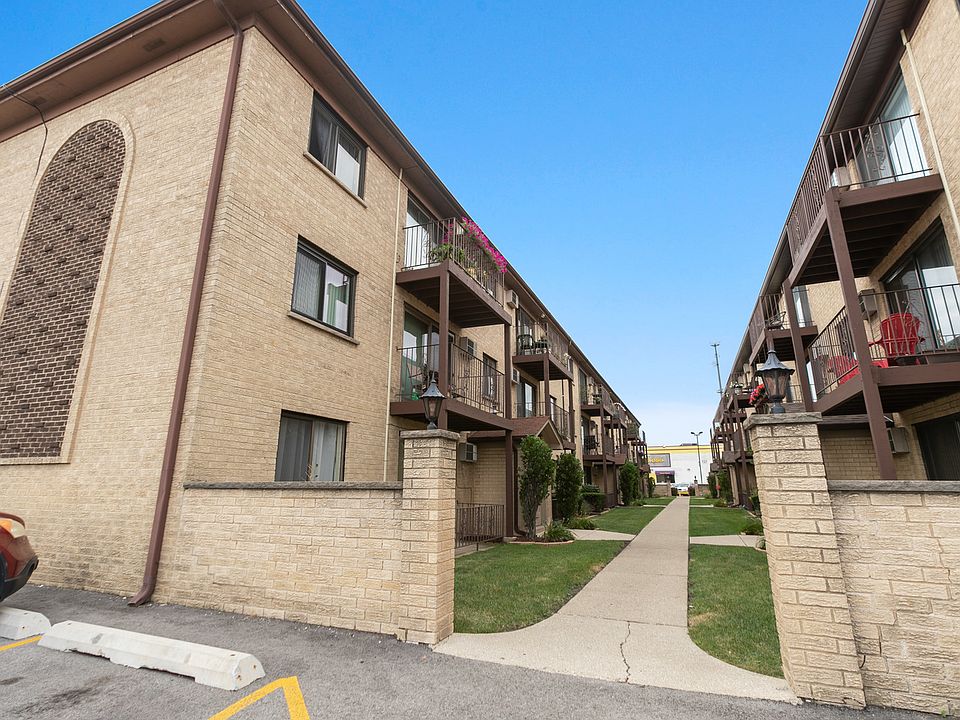 1st image of 7204 W Wrightwood Ave