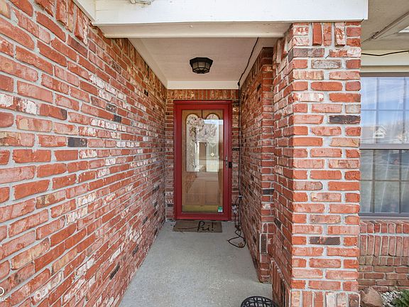 4th image of 10103 Ironway Dr