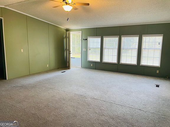 3rd image of 685 Holmes Theus Rd NE