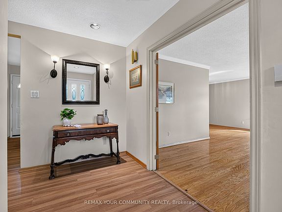 3rd image of 64 Kentish Cres