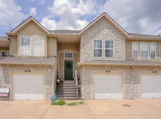 1181 N Martway Dr APT 107, Olathe, KS 66061