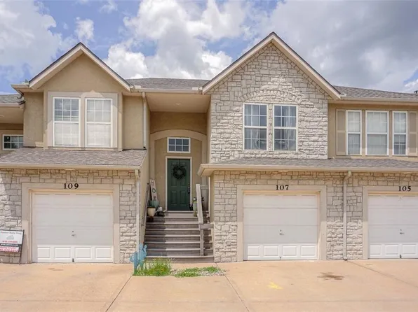 1181 N Martway Dr APT 107, Olathe, KS 66061