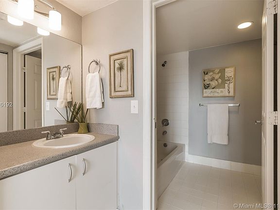 2nd image of 816 NW 11th St APT 909
