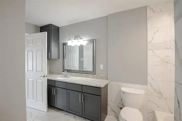 2235 Chatham Square Ct — Photo 5