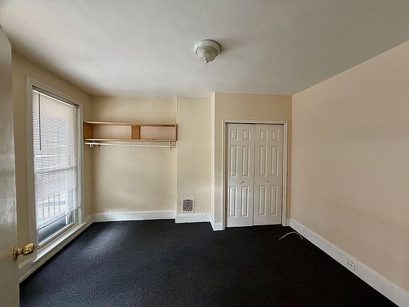 3rd image of 3205 Pearl St