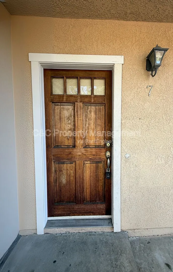 2 bed, 2.0 bath, 948 sqft, $2,425 — Photo 1