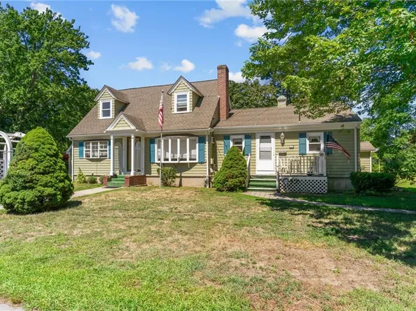 85 Lindy Ave, Warwick, RI 02889