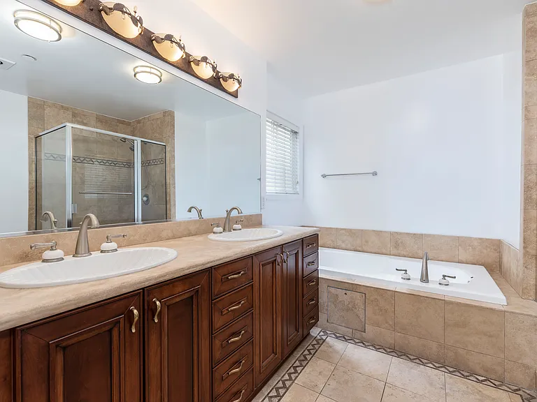 123 S Clark Dr #202 — Photo 12