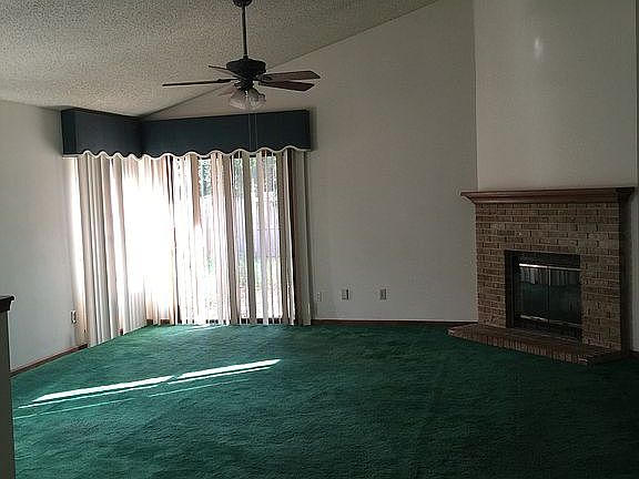 3rd image of 3829 Millpoint Dr