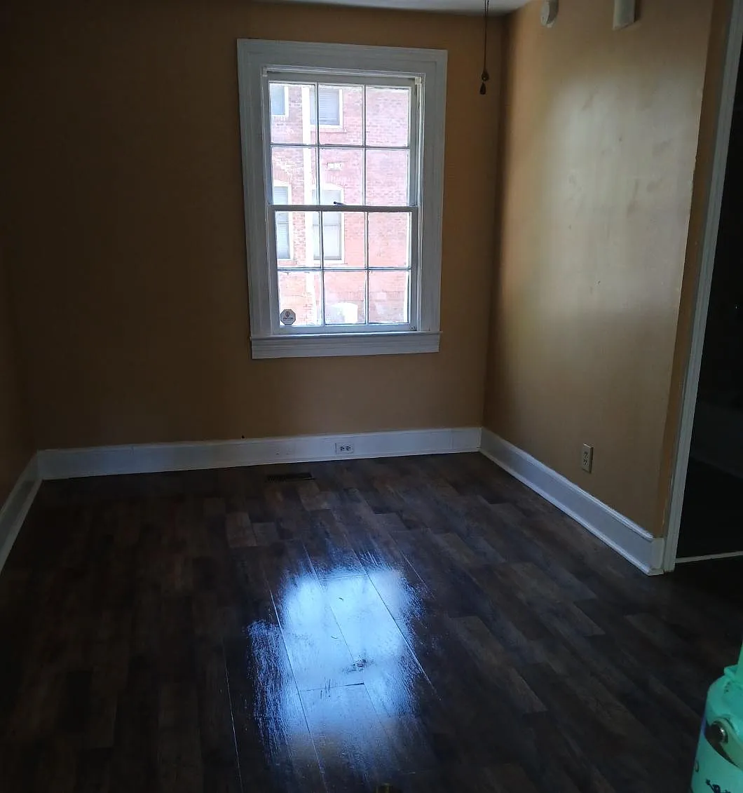 2 bed, 1000 sqft, $975 — Photo 3