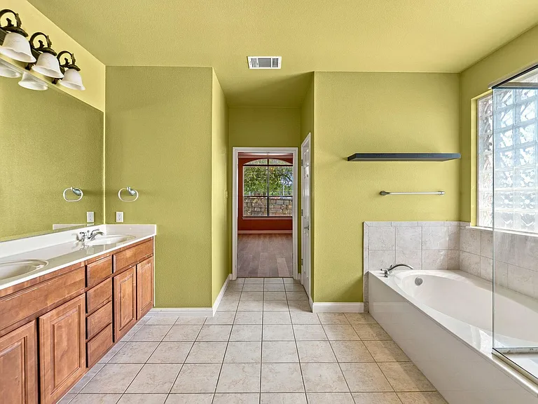 2909 Arbor Ct — Photo 24