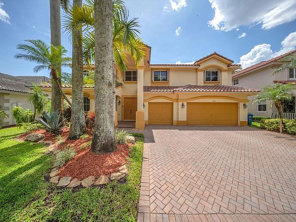 2nd image of 1383 Crossbill Court
