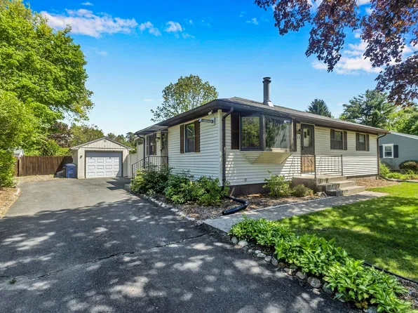23 Beyer Dr, Easthampton, MA 01027