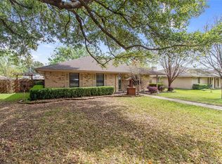2304 William Cir, Ennis, TX 75119