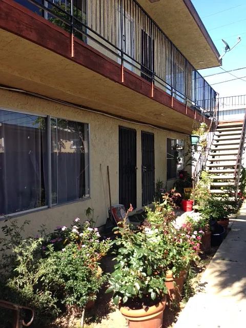 46th Street Villas — Photo 2