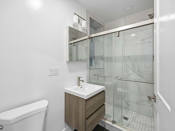 4th image of 529 Beacon St APT 11