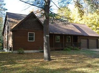 10064 Woodcrest Dr, Minocqua, WI 54548