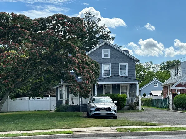 126 William St, Hempstead, NY 11550