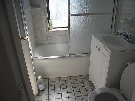 5th image of 2352 33rd St #C3