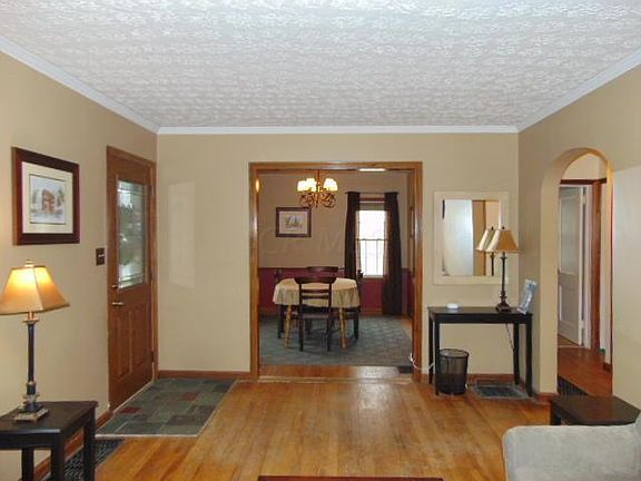 5th image of 258 E Jeffrey Pl