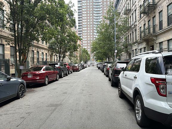 4th image of 221 W 148th St