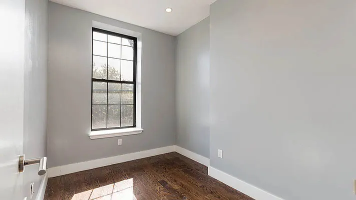 Rented by Artur Gutman, LREB | media 20