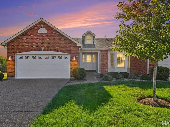 4 Putting Green Dr, Dardenne Prairie, MO 63368
