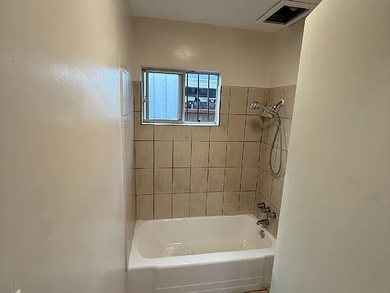 1232 W Florence Ave #6 — Photo 5