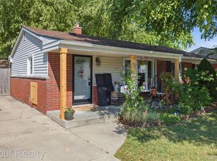 9810 Dudley St, Taylor, MI 48180