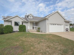 715 Prairie Ln, Sauk Rapids, MN 56379