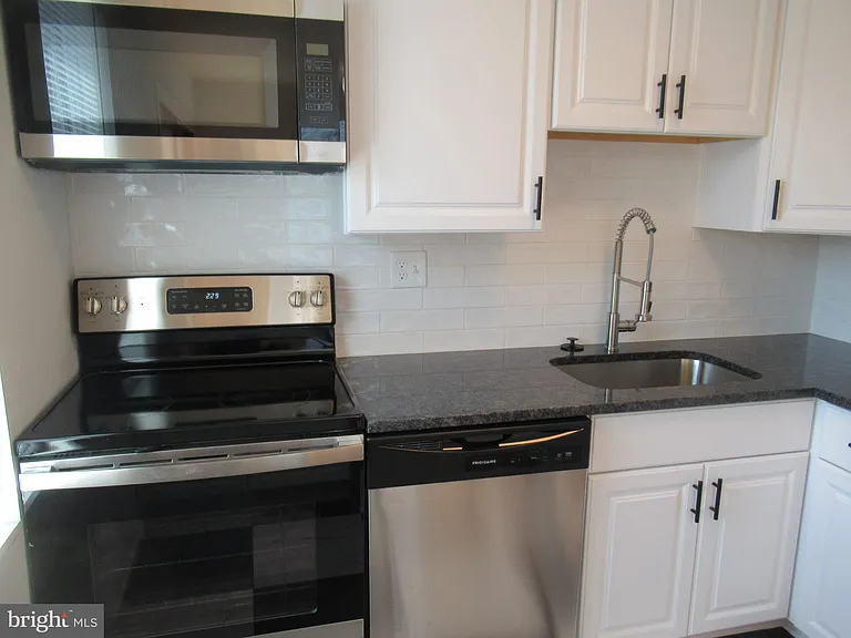 2306 S Columbus St — Photo 6