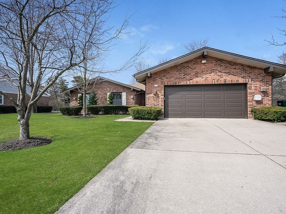 1st image of 4228 Yorkshire Ln