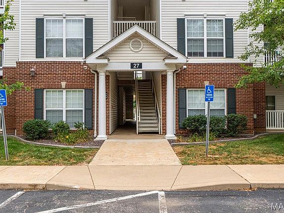 3rd image of 27 Kassebaum Ln APT 302