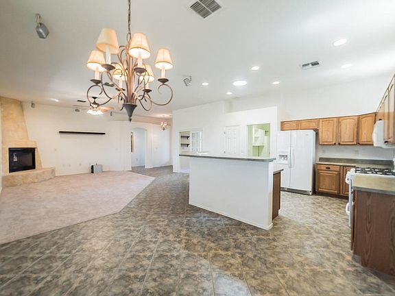 4th image of 1142 W Mountain Stone Dr