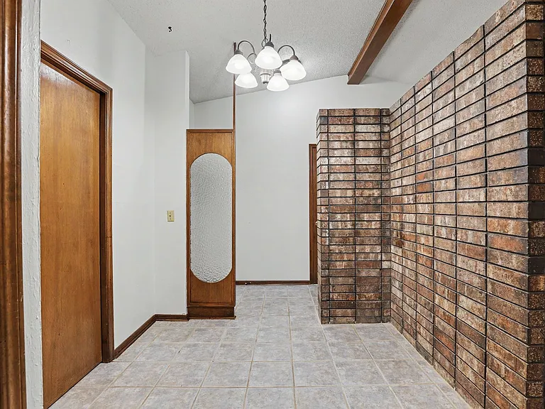 3917 Clendon Way — Photo 10
